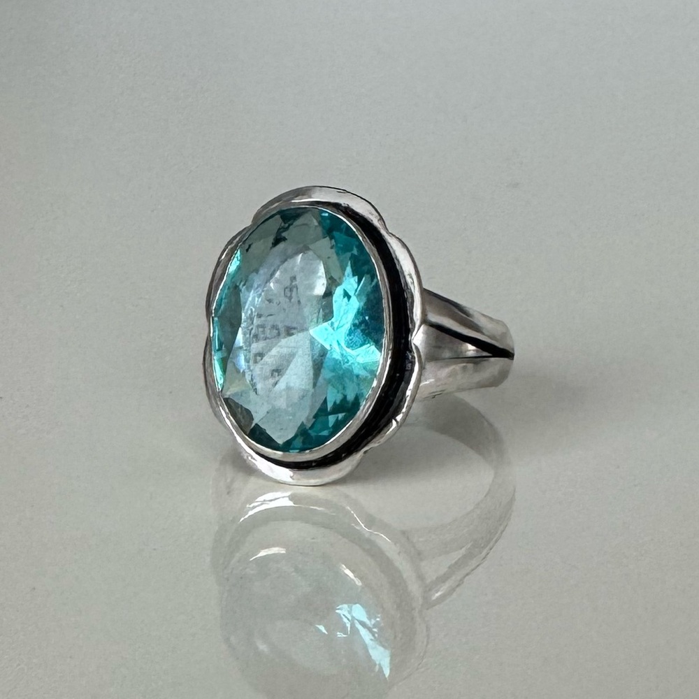 NWOT Sundance Scallop Beach Ring, Blue Topaz, Sterling Silver